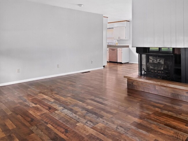 Photo - 4 bed 1.5 Bath Heights Home