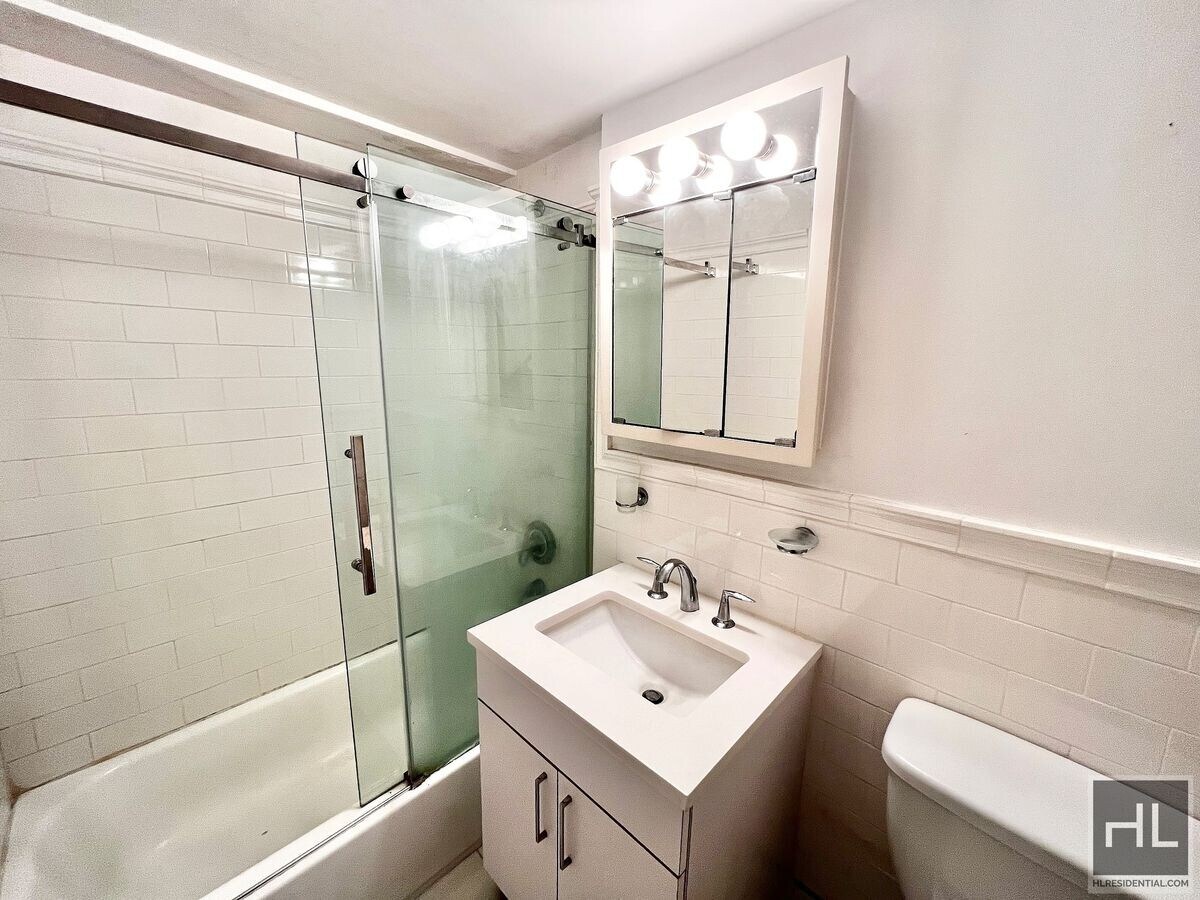 Photo - E 16 ST Unit 5J