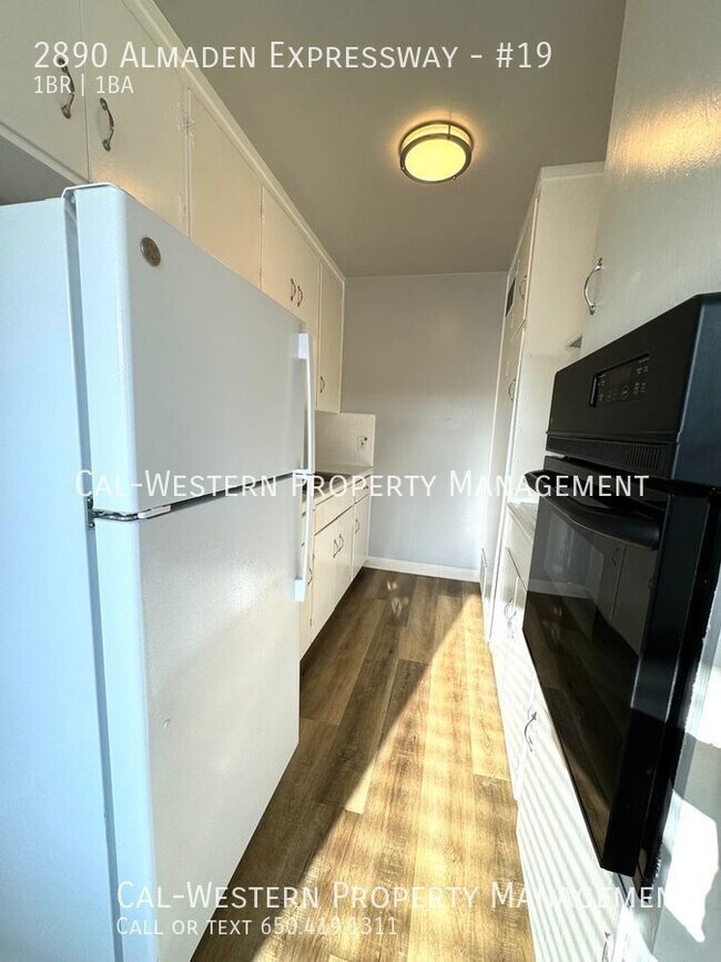 Photo - Spacious 1/1 upstairs apartment in Willow ... Unidad #19