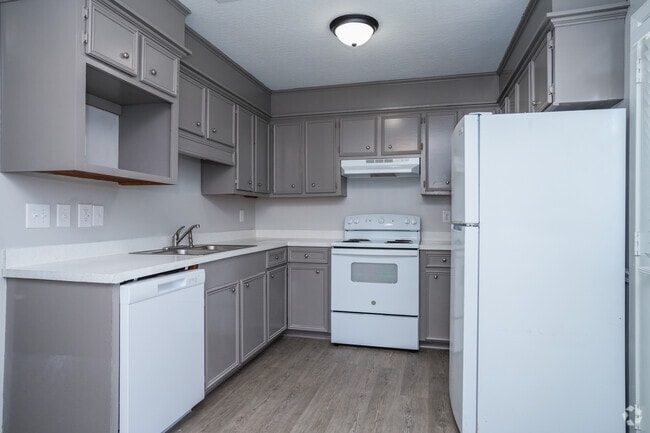 2BR, 1BA - 967SF - Kitchen