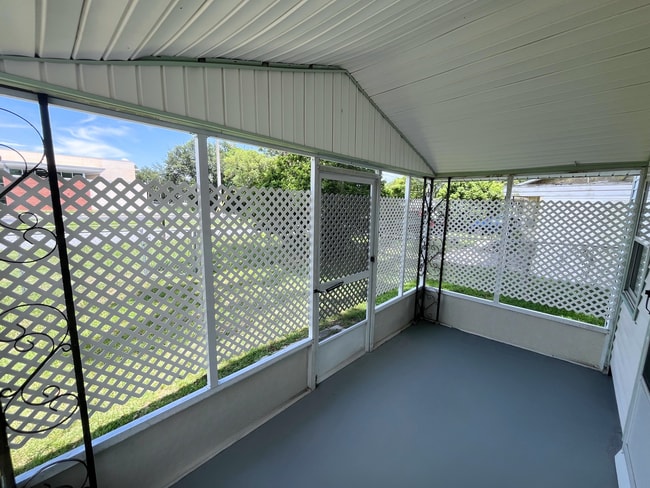 Photo - Cute Stand Alone 1BR Cottage Home. Walk to Downtown Restaurants & Shops!