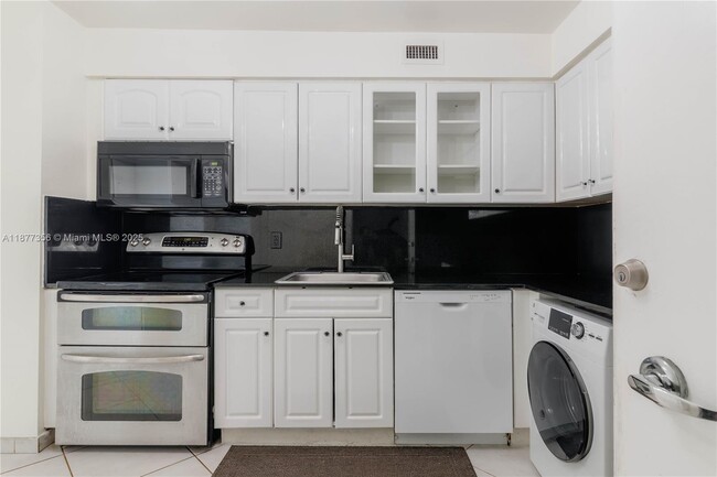 Photo - 6770 Indian Creek Dr Unit 14E