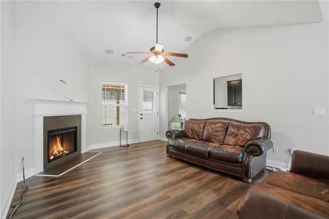 Photo - 612 Stevens Pl