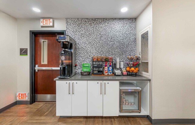 Photo - Furnished Studio-Ft. Lauderdale - Cruise P... Apartment