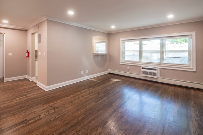 Photo - Hickory Manor: In-Unit Washer & Dryer, Hea...