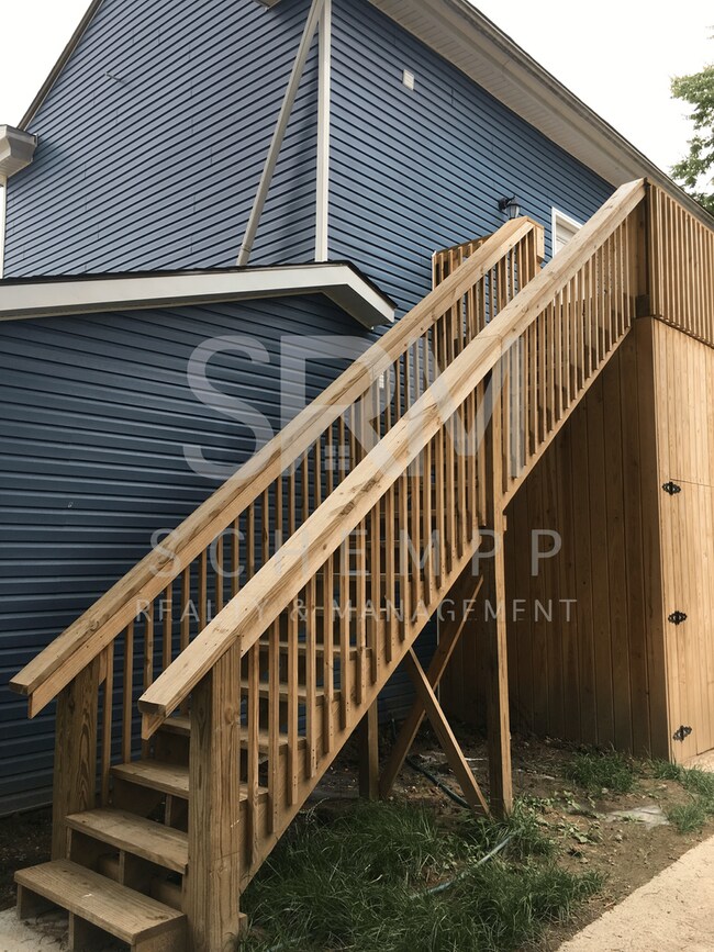 Photo - 631 E Chestnut St Unit 631-B
