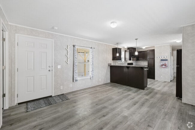 2BR, 1BA - 784SF - Living Room - Valley View Park