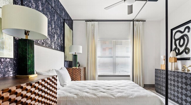 Photo - 2-Bed Luxury Living | 8 Weeks Free + Waive... Unit HGH