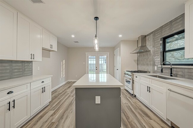 Photo - 2111 Nina Lee Ln