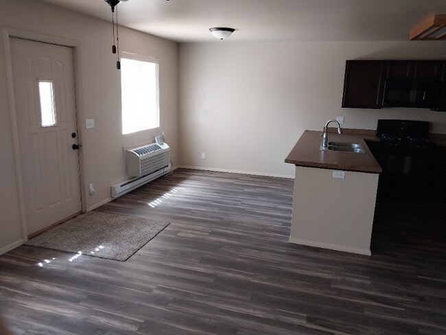 Photo - 207 4th St SW Unit B