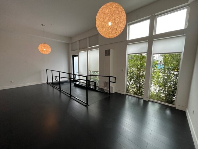 Photo - SPACIOUS STUDIO IN OAKLAND! Unidad A