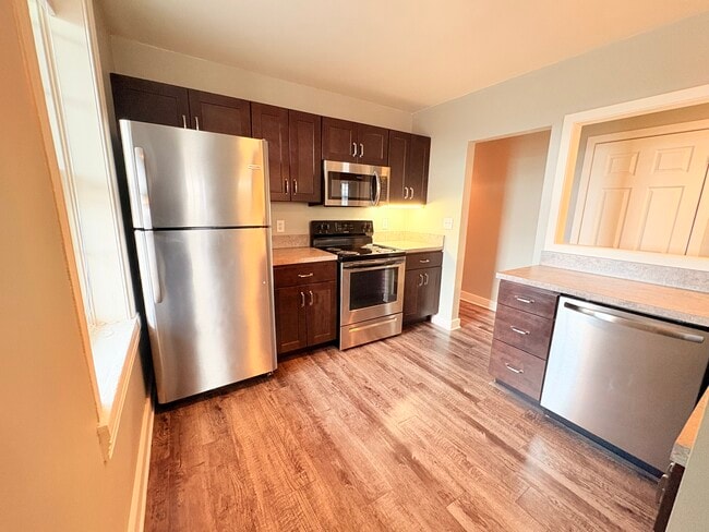 Photo - 11 N Beaver St