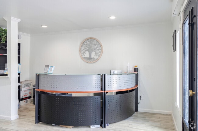 Amenities - Raintree Apartments