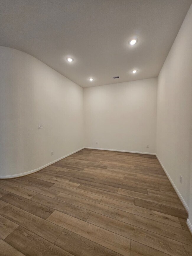 Photo - 1420 Florecer Ln