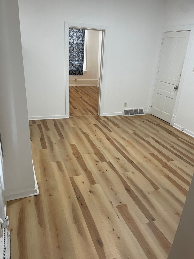 Building Photo - 726 Evergreen Ave Unit Apt 1 First Floor