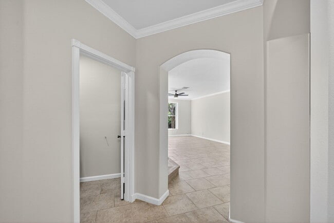 Photo - 2213 Oakmont Dr