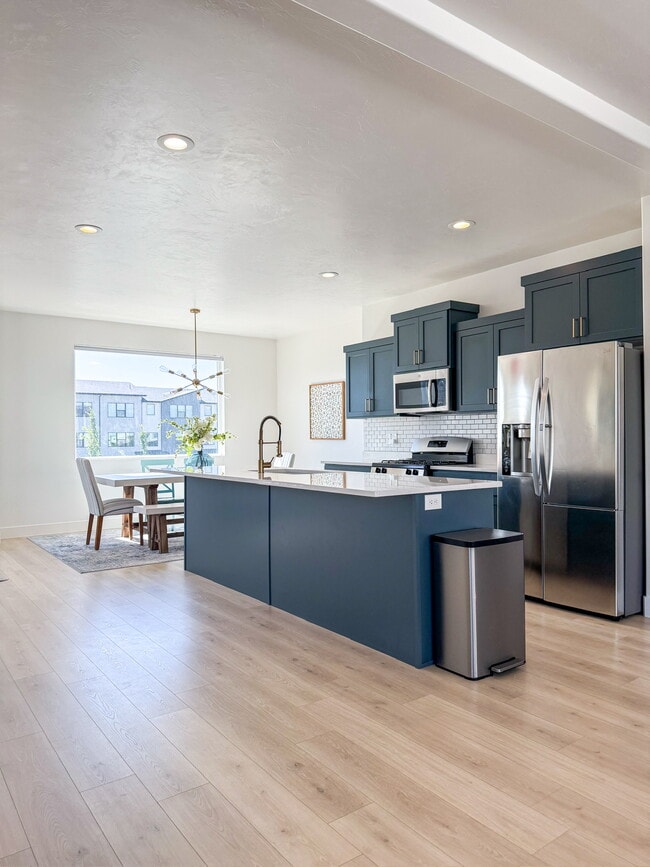 Photo - 457 S Wood Stream Rd