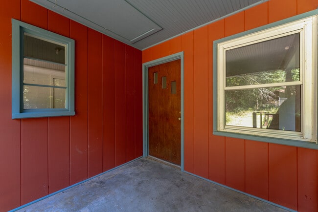 Photo - 503 Clement Rd