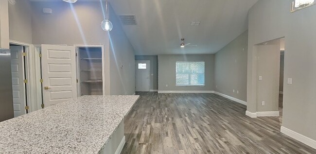 Photo - 13 Locust Loop