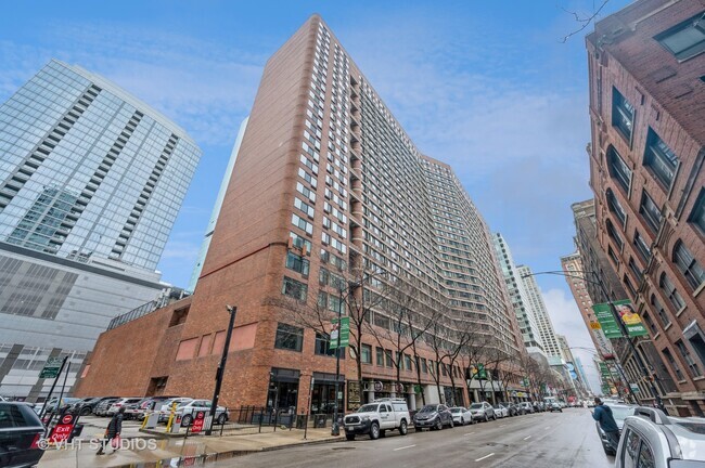 Building Photo - 211 E Ohio St Unit 2816 Rental