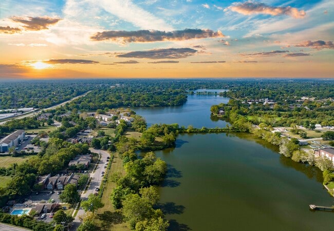 MAA Lakepointe | Lexington, KY | Starting at $1,458 | ForRent.com