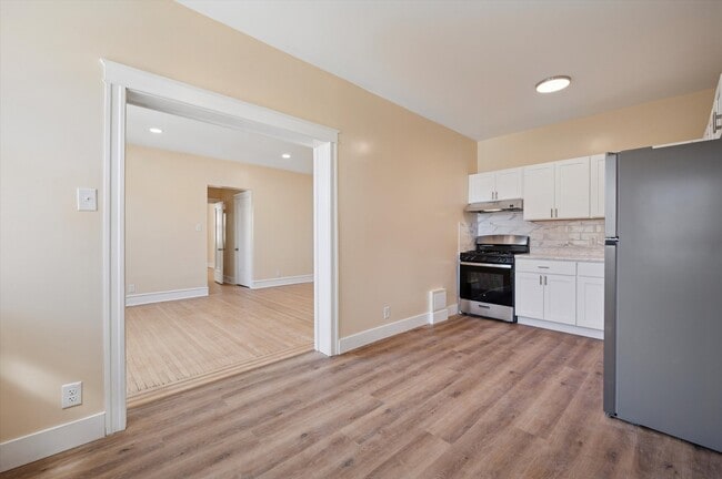Photo - 6202 Wayne Ave Unidad B201