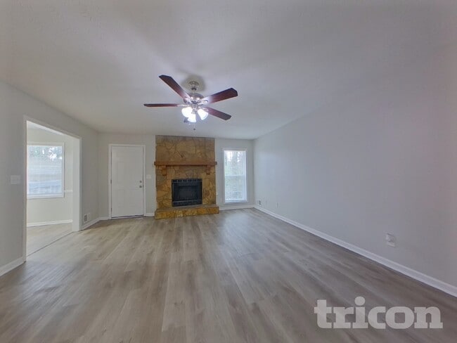 Photo - 3376 Poplar Dr