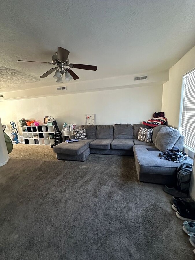 Charming Townhome - Charming Townhome