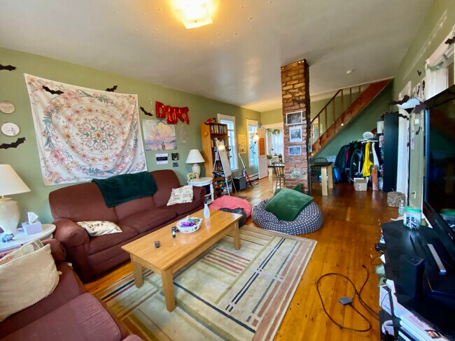 Photo - 168 Hillside St Unit 2