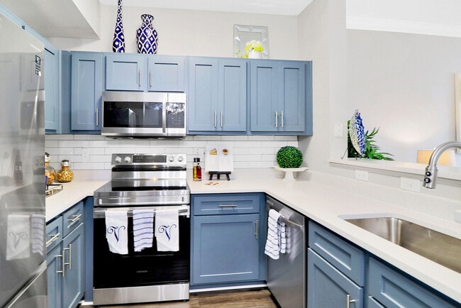 Kitchen Vintage at Zona Rosa - Vintage at Zona Rosa Apartments