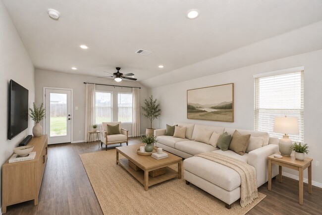 Building Photo - 16916 Rich Pines Dr
