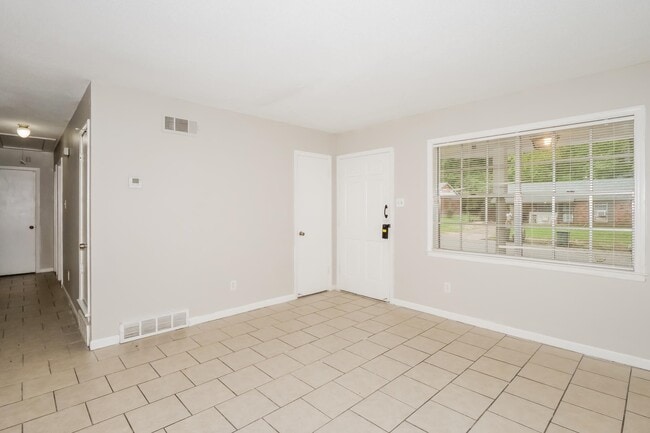 Photo - 2740 Dalewood Ave