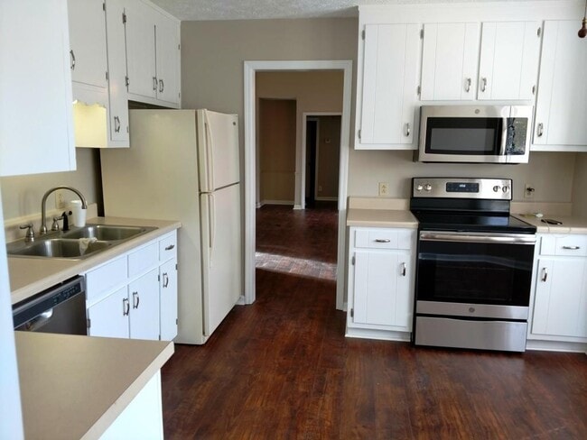 Photo - 4907 Bentwood Dr