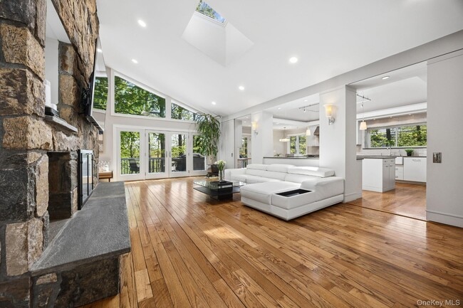 Photo - 4 Mohican Trail