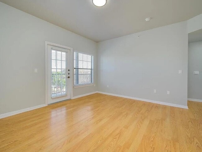 Photo - 2320 Gracy Farms Ln Unit 932