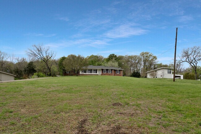 Photo - Awesome 3BE/2BA ranch style home in the We...