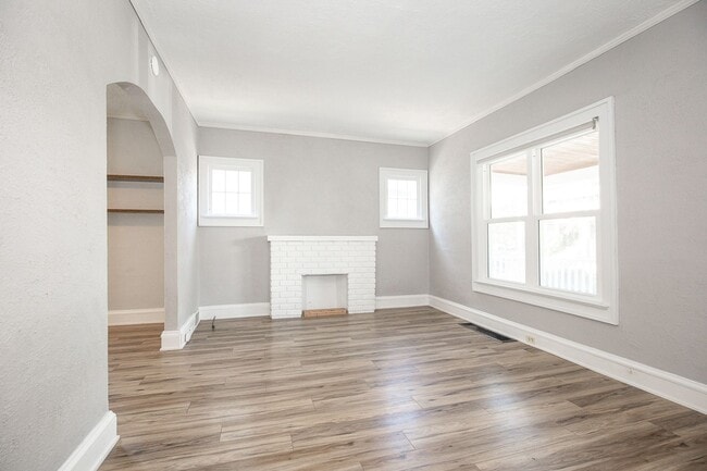 Photo - 3 Bedroom Lakewood Single House!