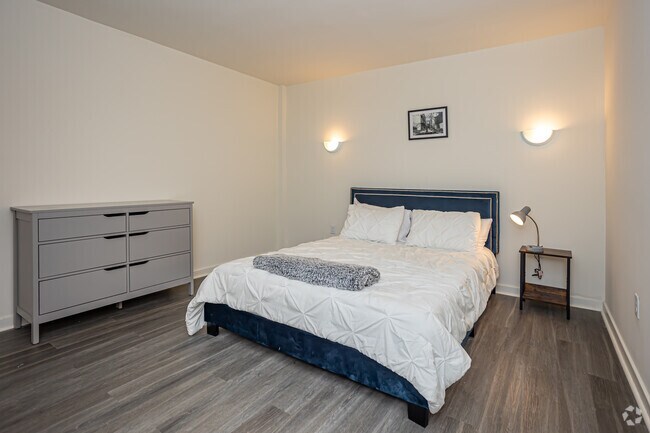 1HAB, 1BA - 700 ft² - Highrise NOLA