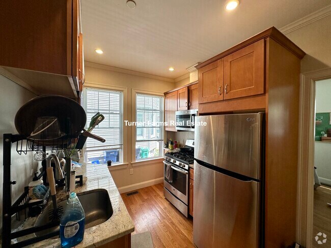 Building Photo - 8 Marney St Unit 1 Rental