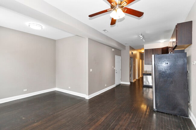 Photo - 2642 W Potomac Ave Unit 1