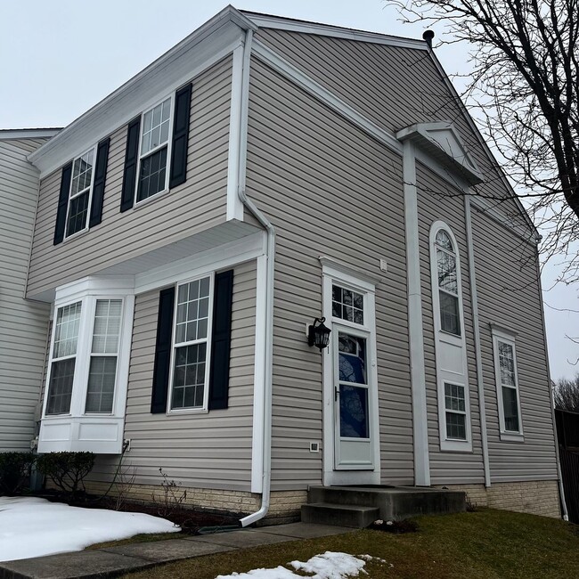 Photo - Large 4-bedroom Townhouse Odenton