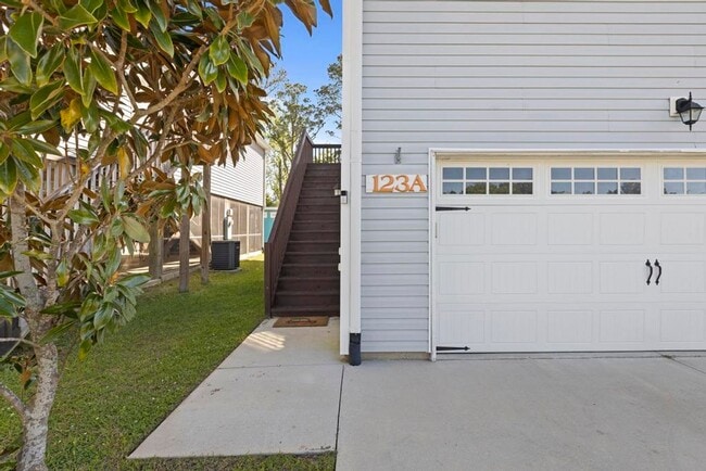 Photo - 123A James Ave