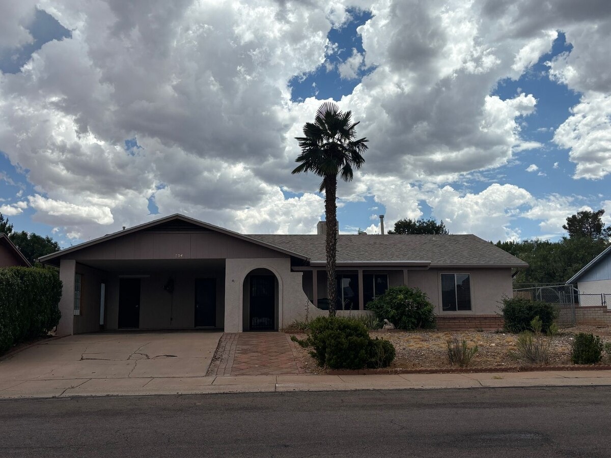 Photo - 554 Hegge Dr