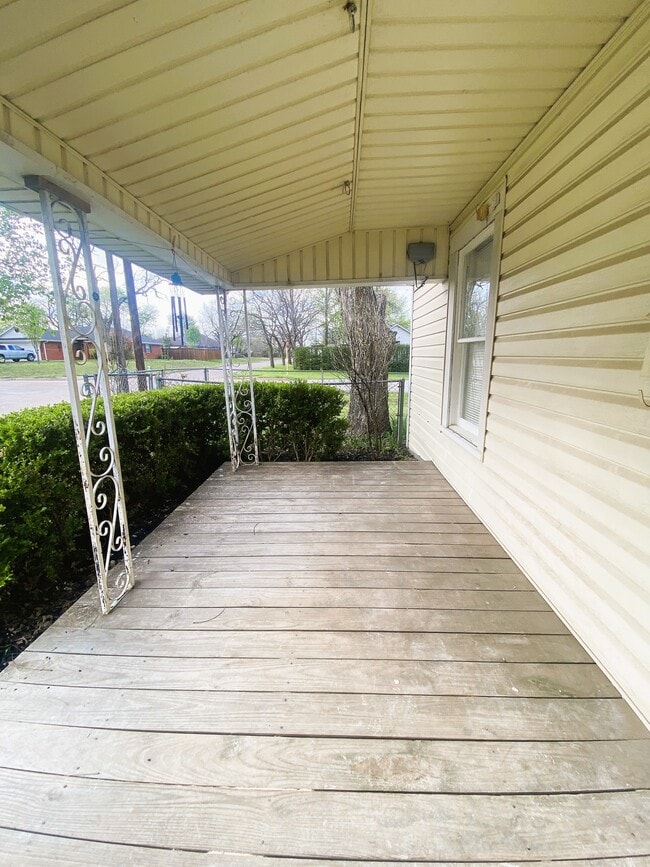 Photo - 308 N Shawnee St