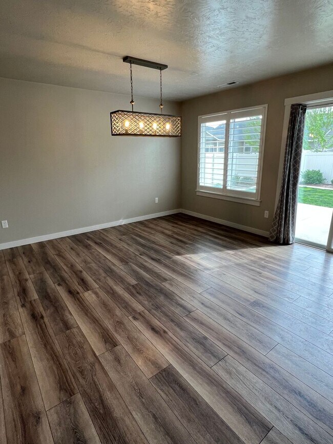 Photo - 5 bedroom 2.5 bath 3 car garage