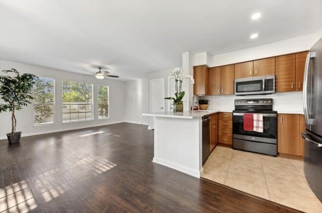 Photo - 1205 Crystal Way Unit G