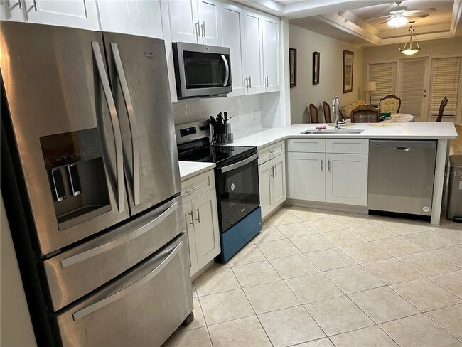 100 Palm Harbor Pkwy