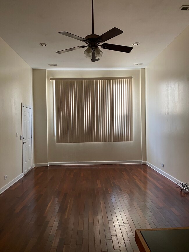 Building Photo - 1647 S Throop St Unit 1st floor