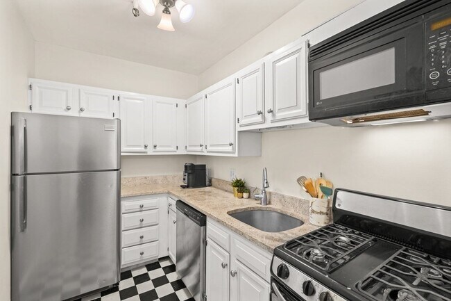 Photo - 133 Marlborough St Unidad 8