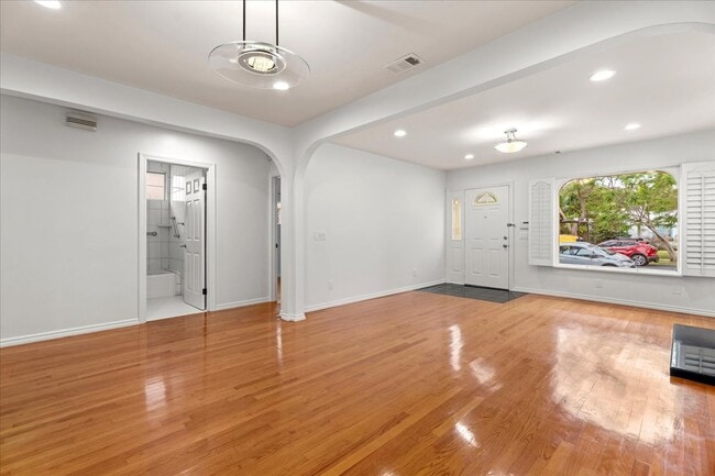 Photo - 2126 Selby Ave